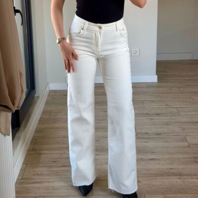 Beyaz wide leg jean pantolon yandan görünüm