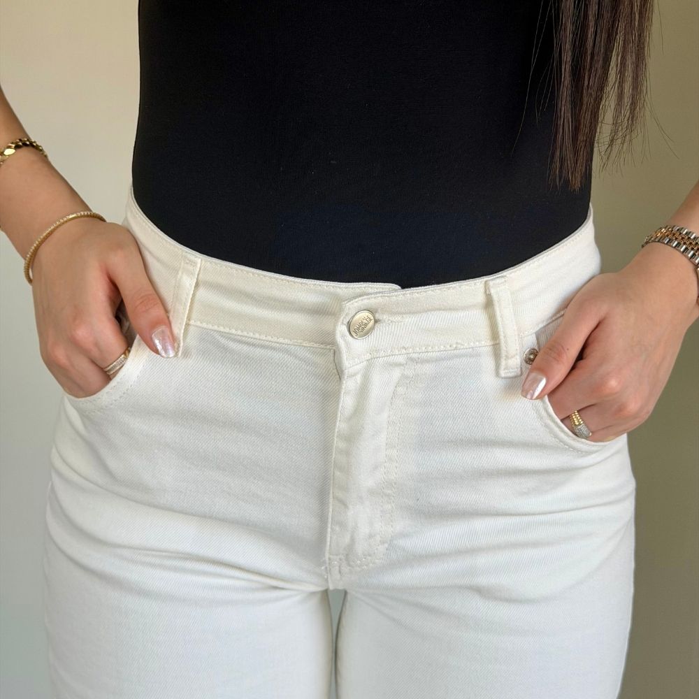 Beyaz wide leg jean pantolon detay görünüm