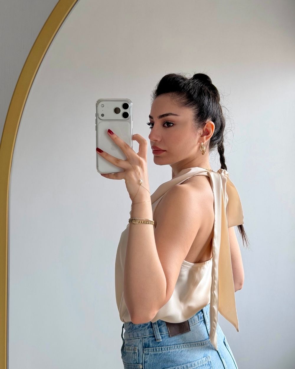 Degaje yaka detaylı saten kadın bluz