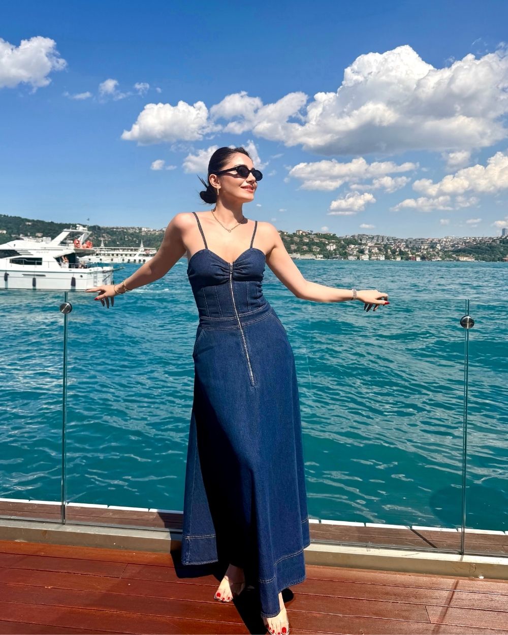 Önden fermuarlı lacivert jean elbise